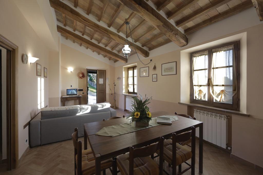 Agriturismo Bagnaia San Quirico dʼOrcia Δωμάτιο φωτογραφία